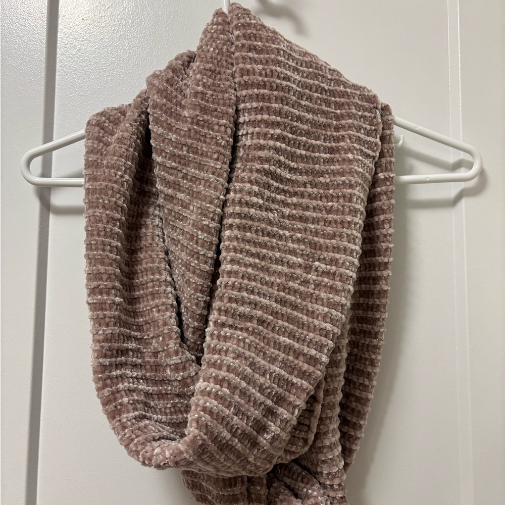 Cozy Ribbed Knit Scarf